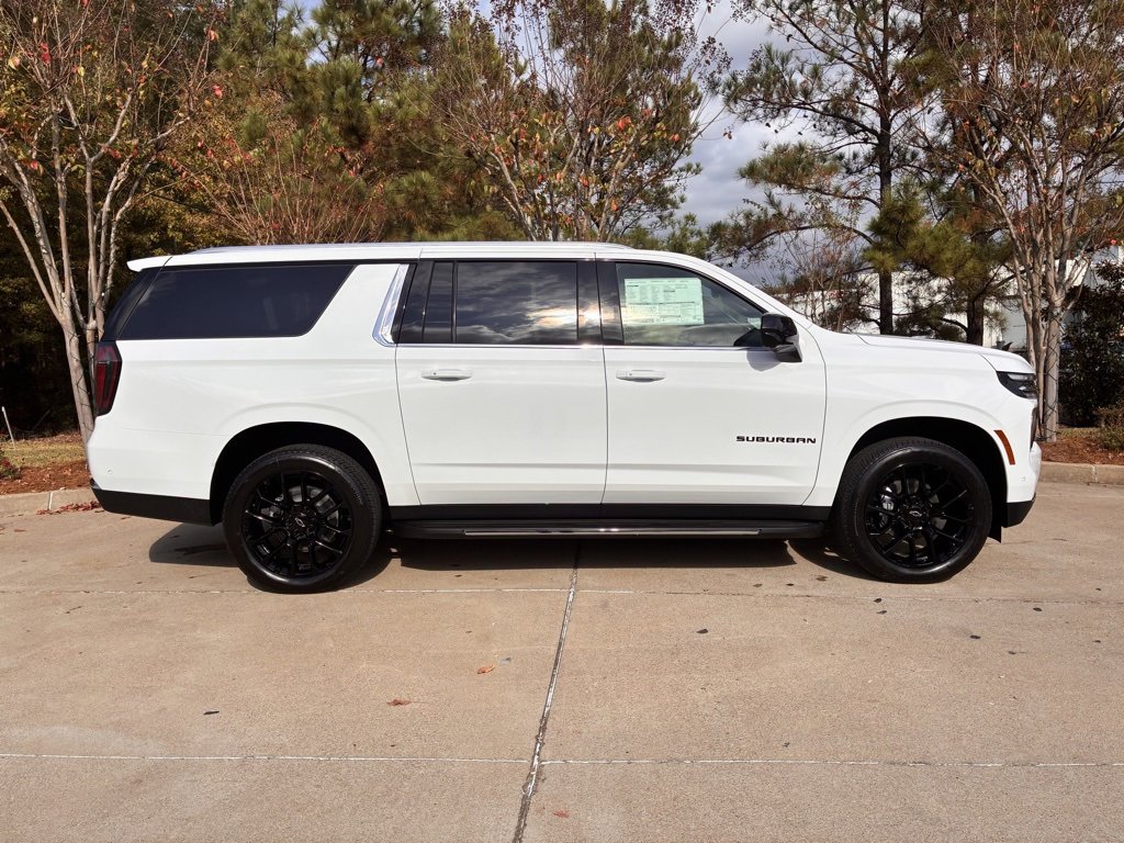 2026 Chevrolet Suburban LS photo 3