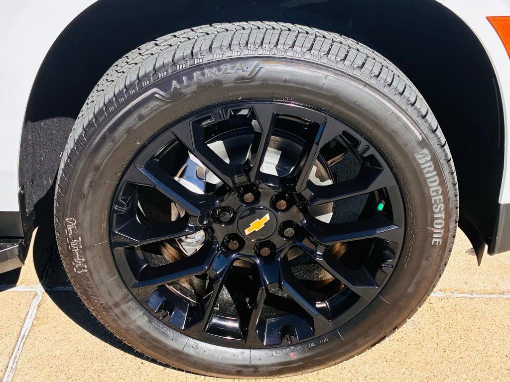2026 Chevrolet Tahoe LS - Photo 3