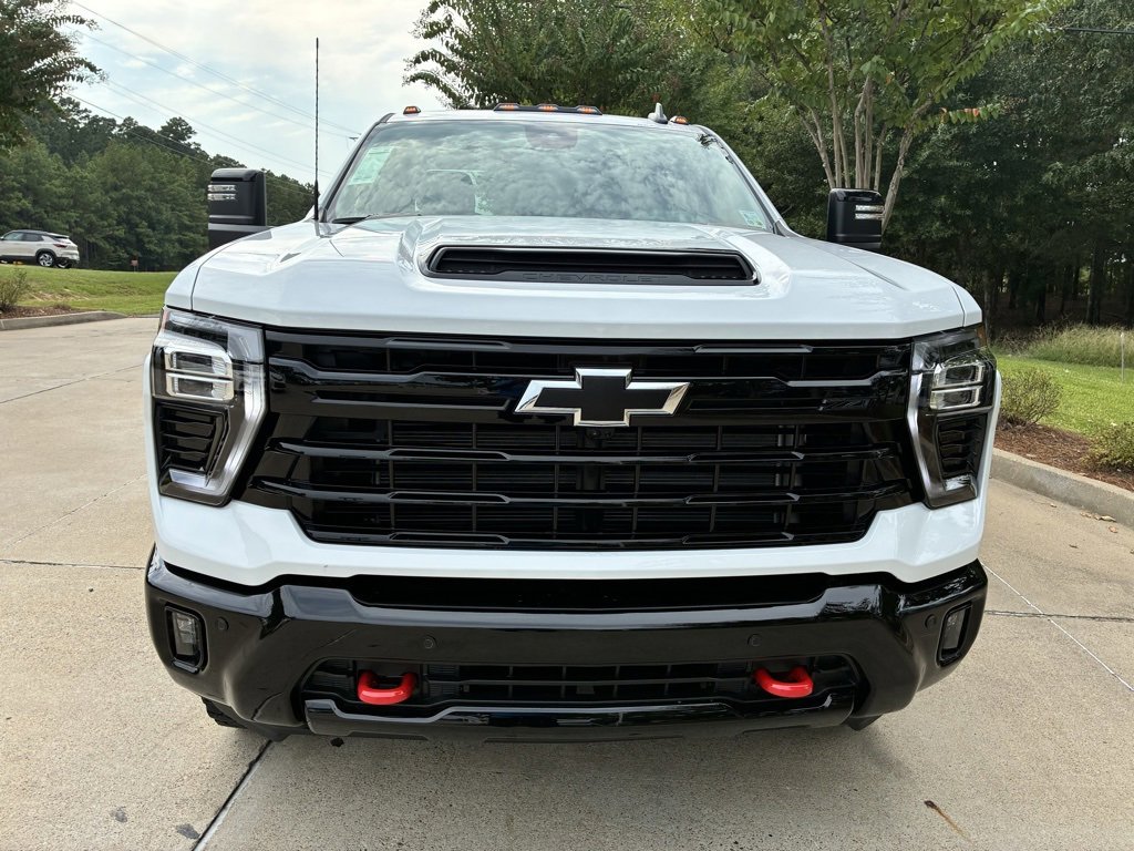2026 Chevrolet Silverado 2500HD LT photo 2