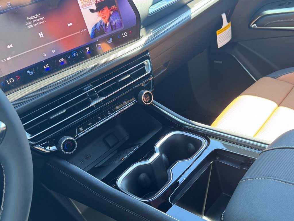 2027 Chevrolet Traverse Z71 - Photo 25