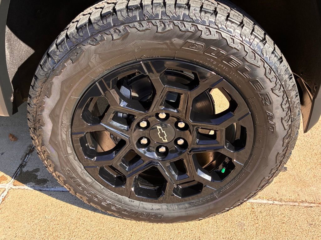 2026 Chevrolet Colorado Trail Boss - Photo 3