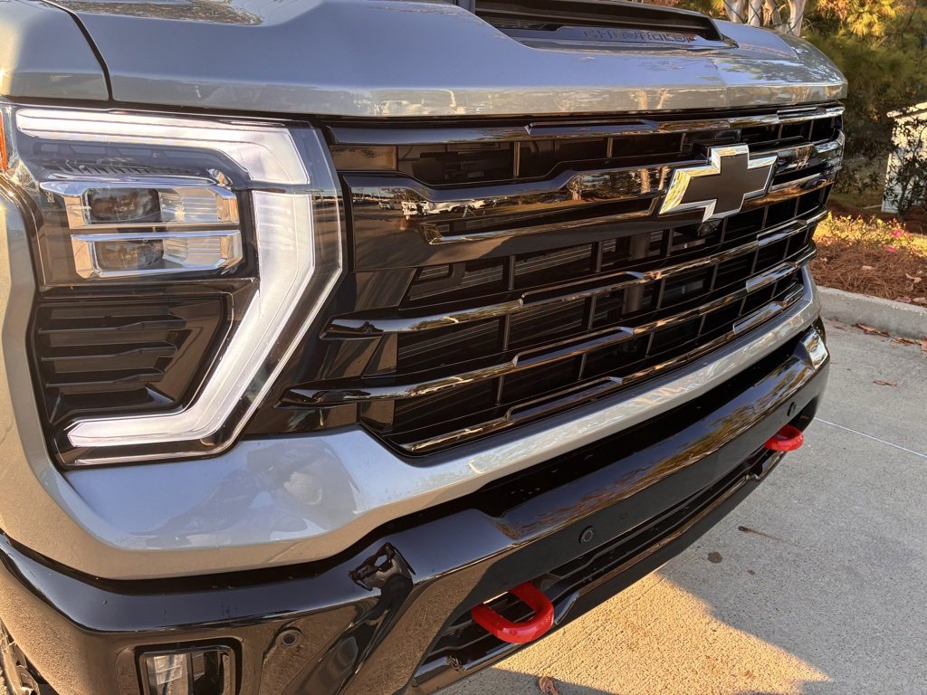 2026 Chevrolet Silverado 2500HD LT photo 3