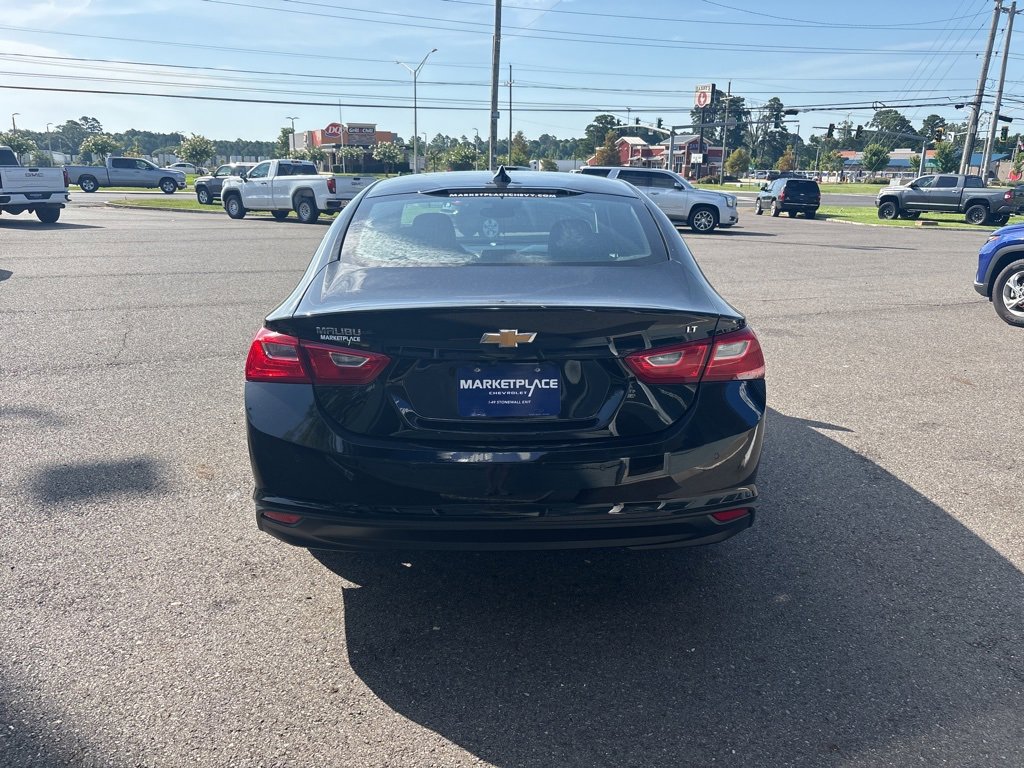 2024 Chevrolet Malibu 1LT photo 3
