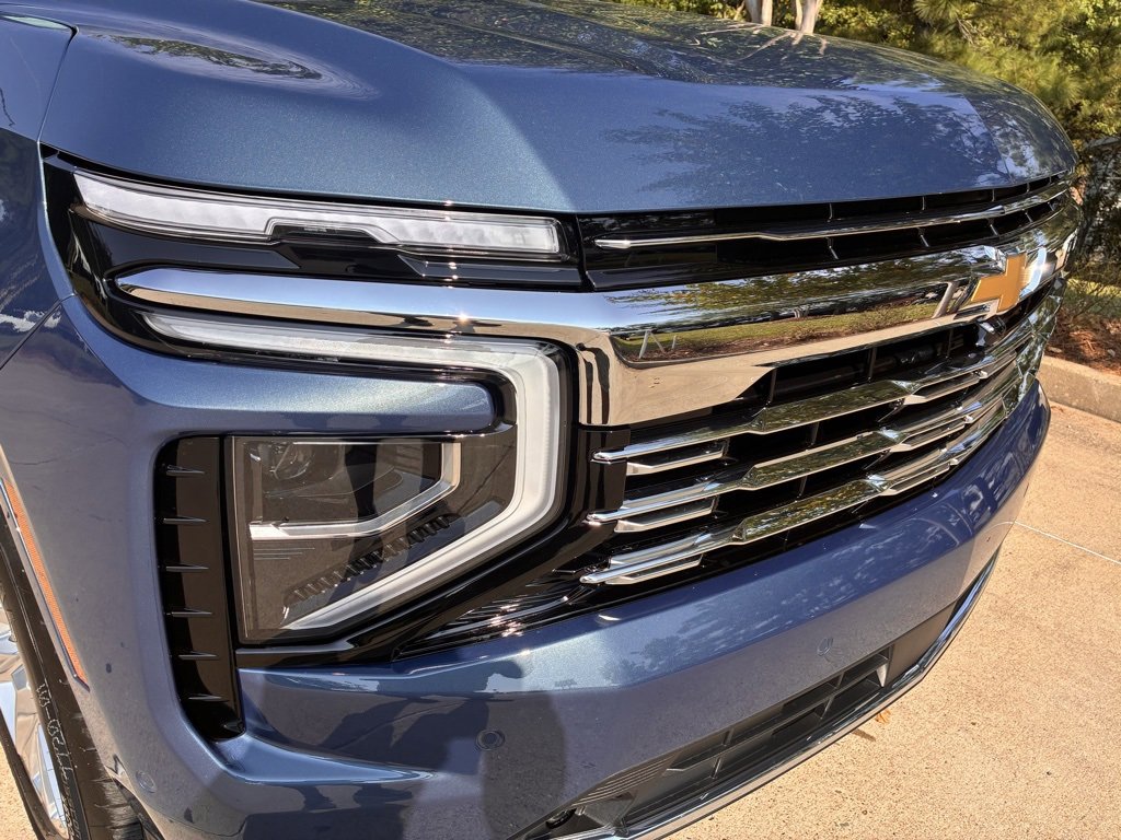 2026 Chevrolet Suburban Premier photo 3