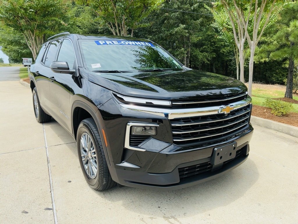 2025 Chevrolet Traverse LT