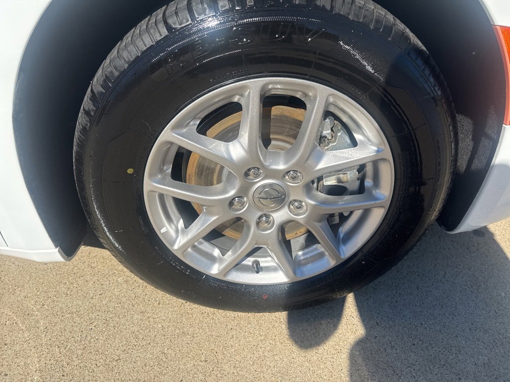 2024 Chrysler Pacifica Touring L photo 3