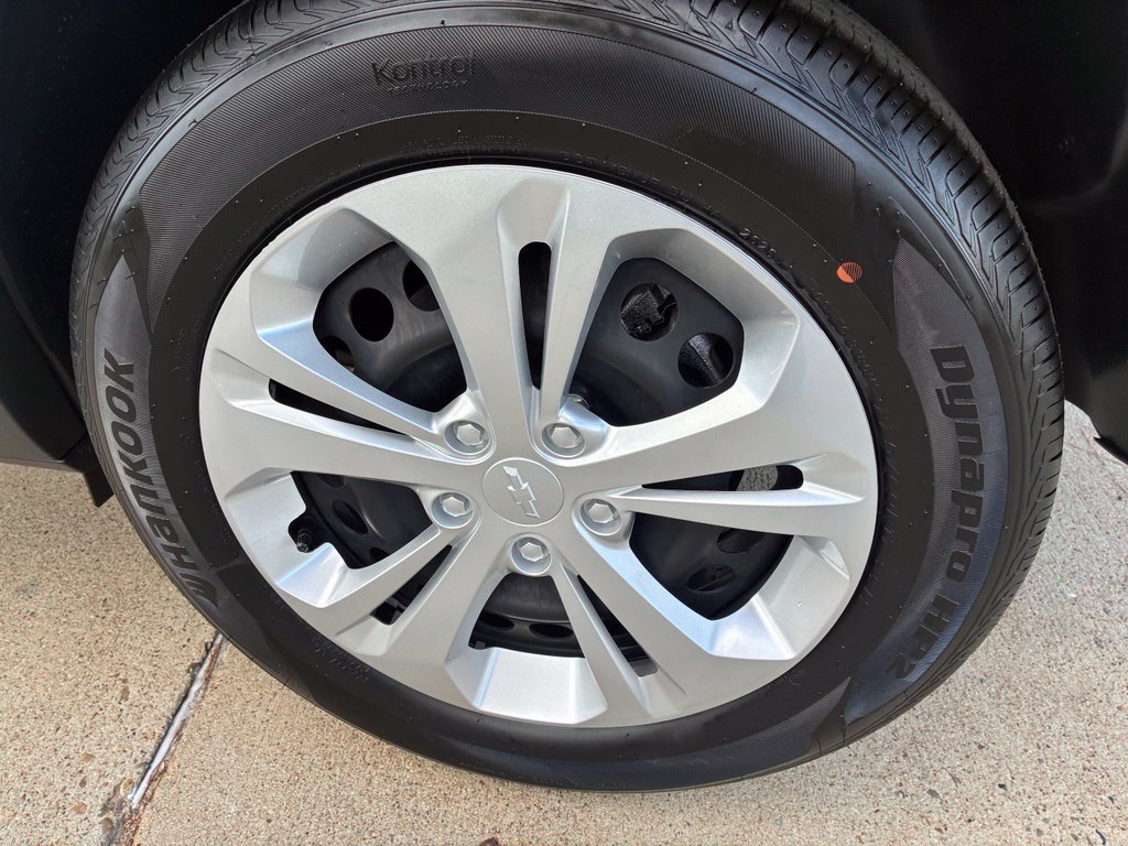 2026 Chevrolet Trax LS - Photo 10