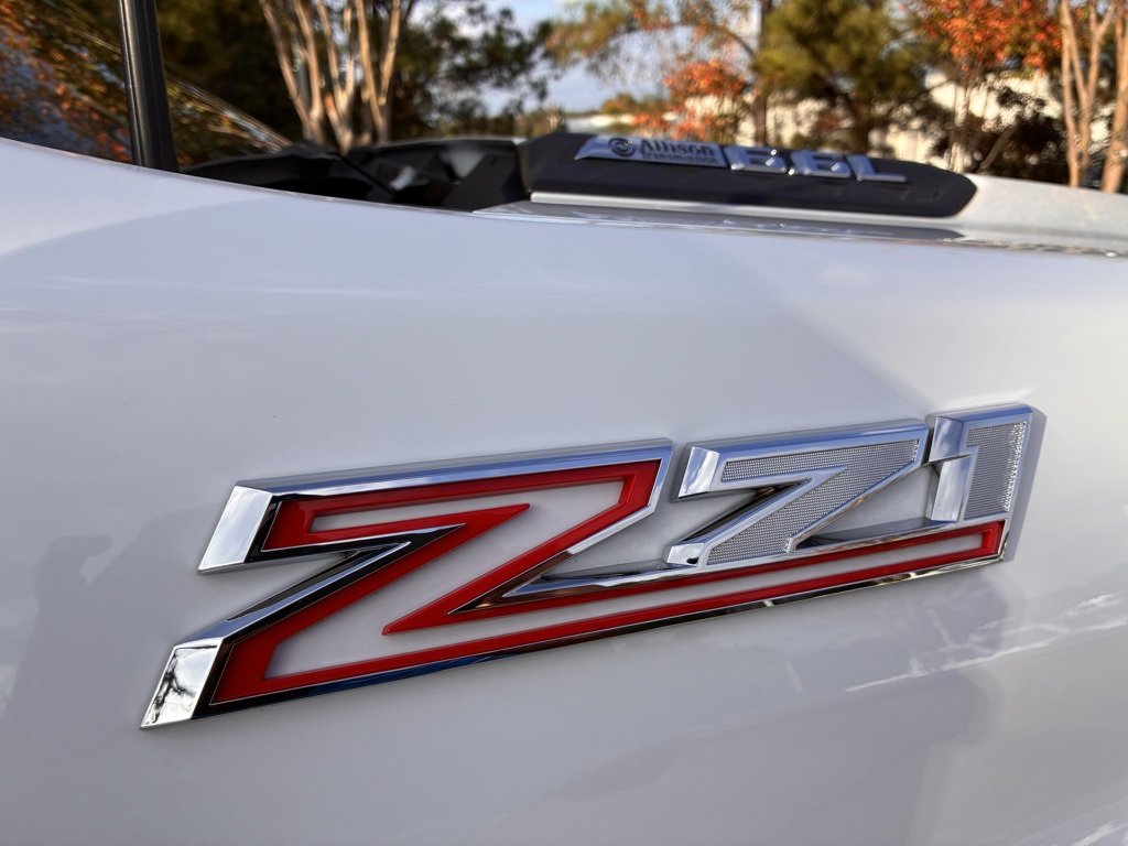 2024 Chevrolet Silverado 2500HD photo 3