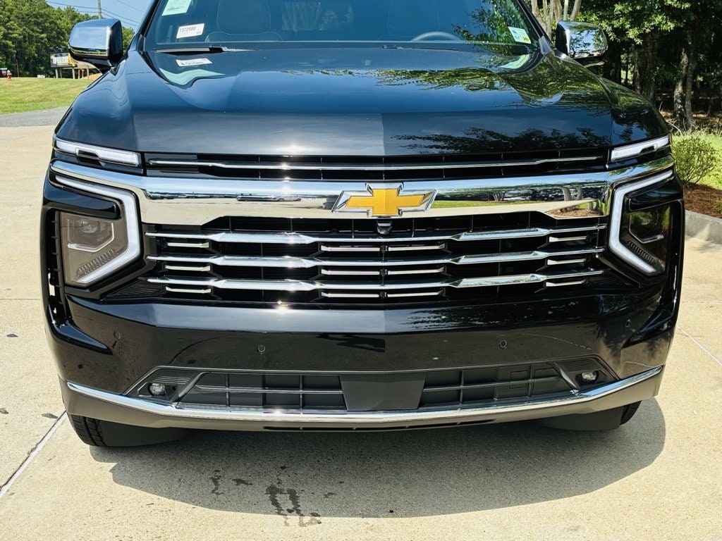 2025 Chevrolet Tahoe Premier photo 2