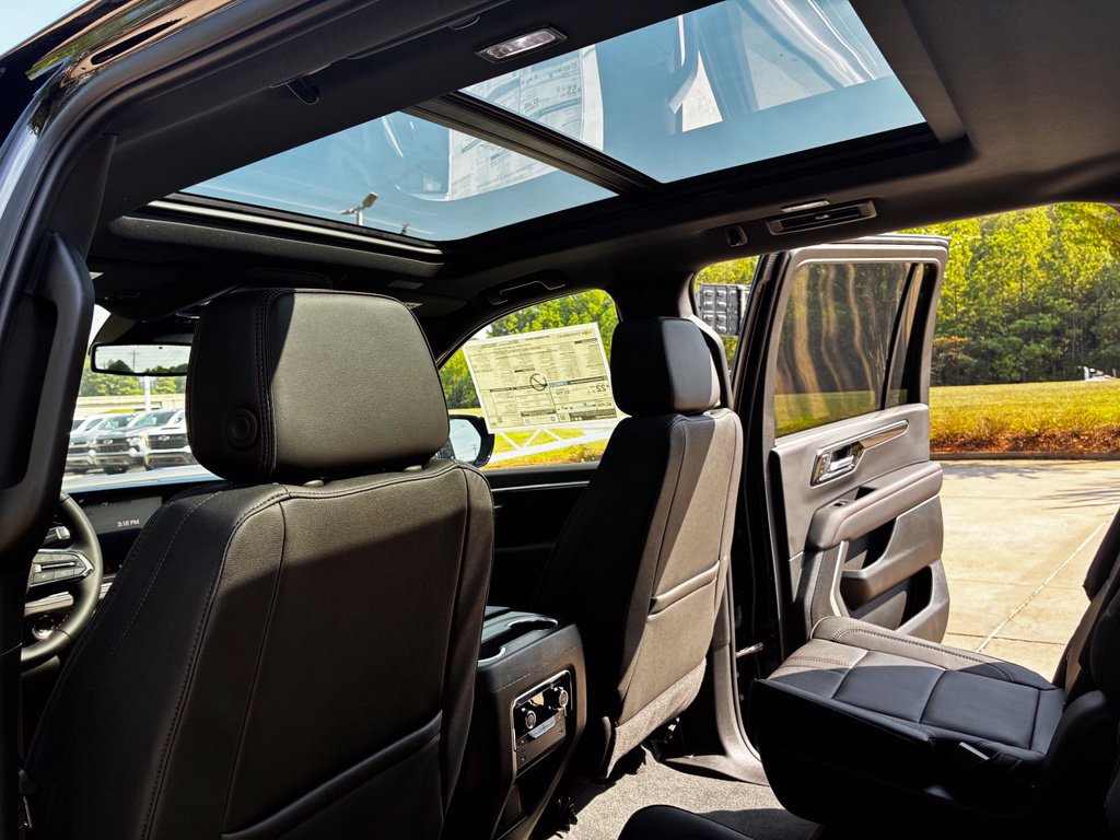 2026 Chevrolet Suburban RST - Photo 14