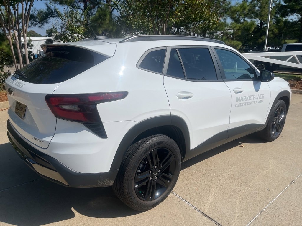 Used 2025 Chevrolet Trax Activ SUV
