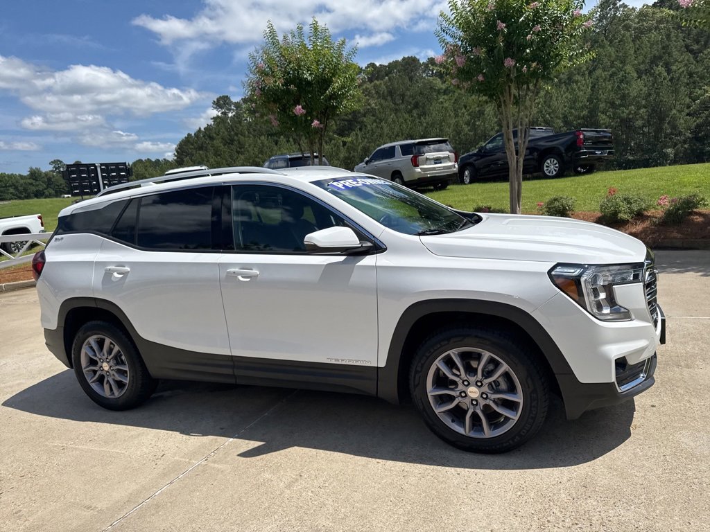 2023 Gmc Terrain SLT photo 2