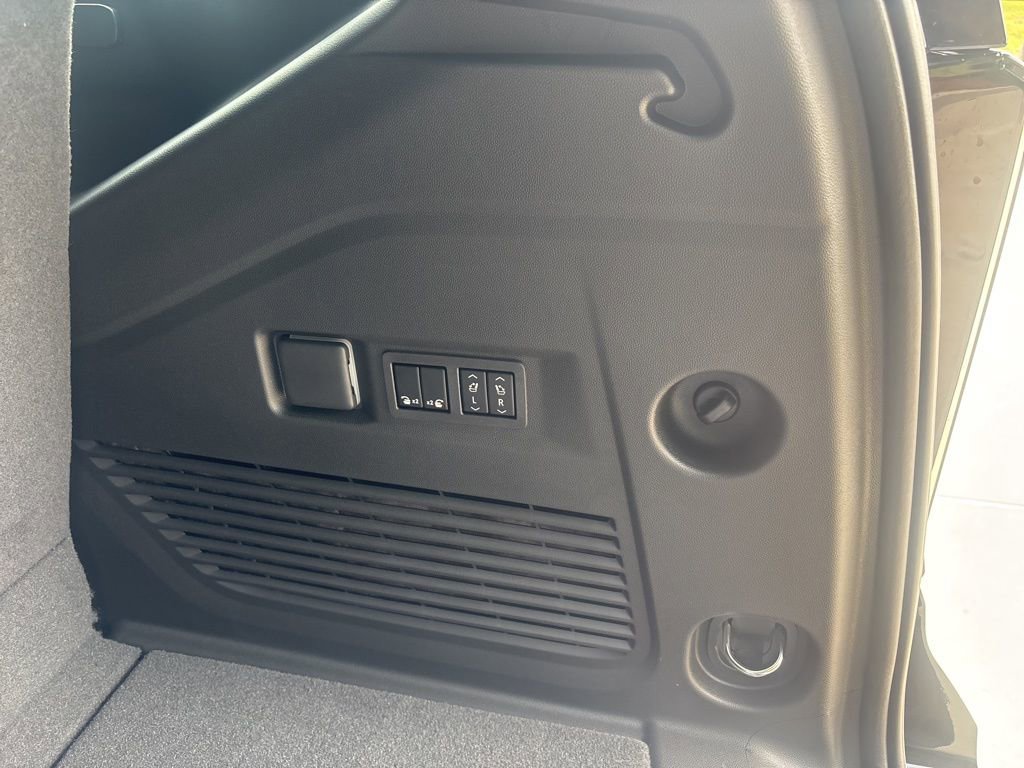2026 Chevrolet Tahoe High Country - Photo 18