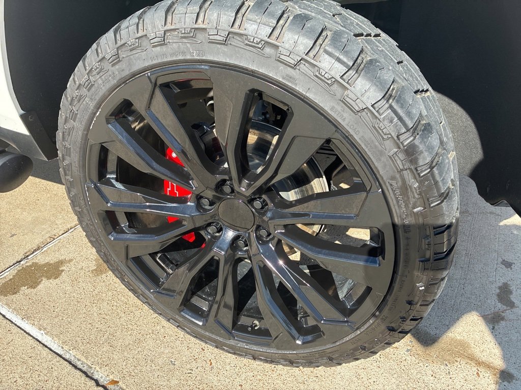 2025 Chevrolet Tahoe Z71 photo 3