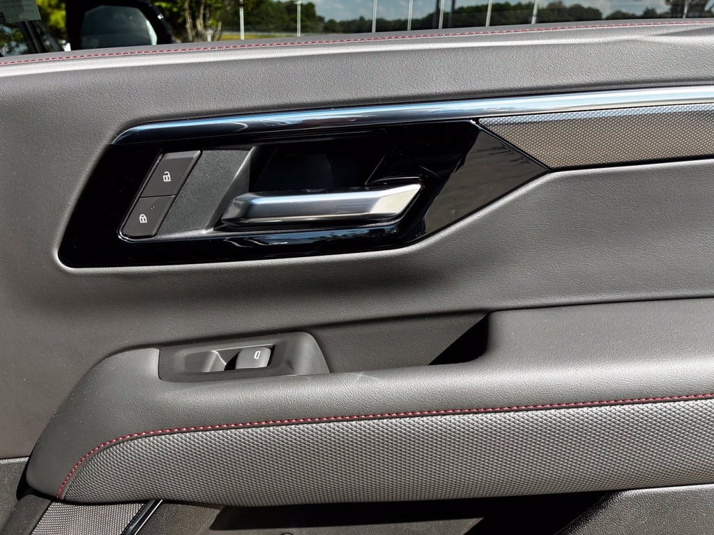 2026 Chevrolet Suburban RST - Photo 21