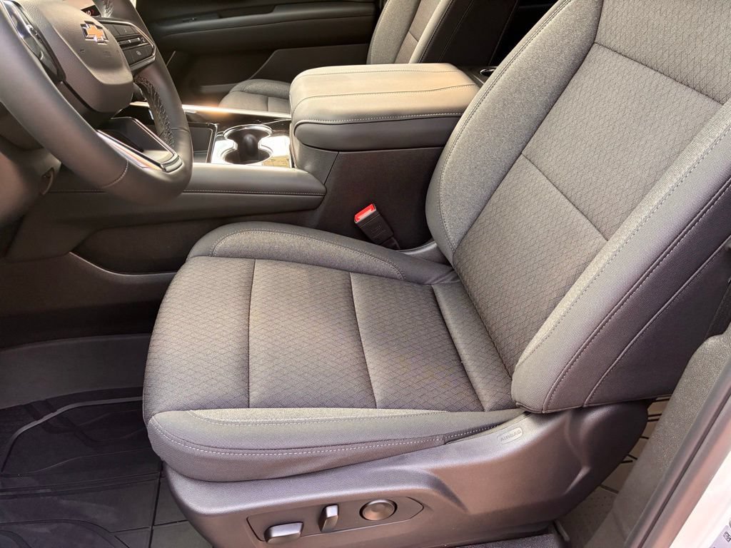 2026 Chevrolet Suburban LS - Photo 28