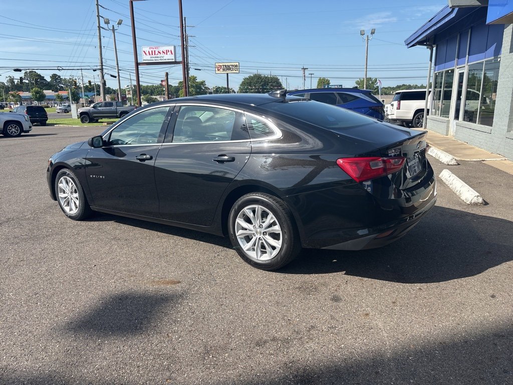 2024 Chevrolet Malibu 1LT photo 2