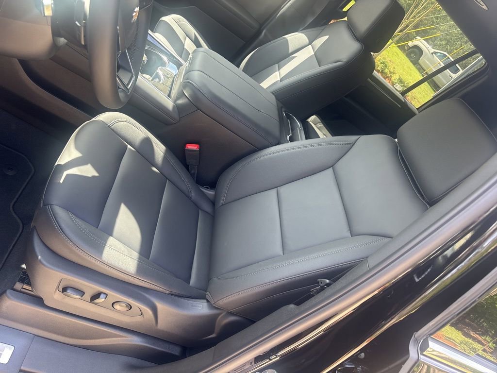 2026 Chevrolet Suburban LT - Photo 31