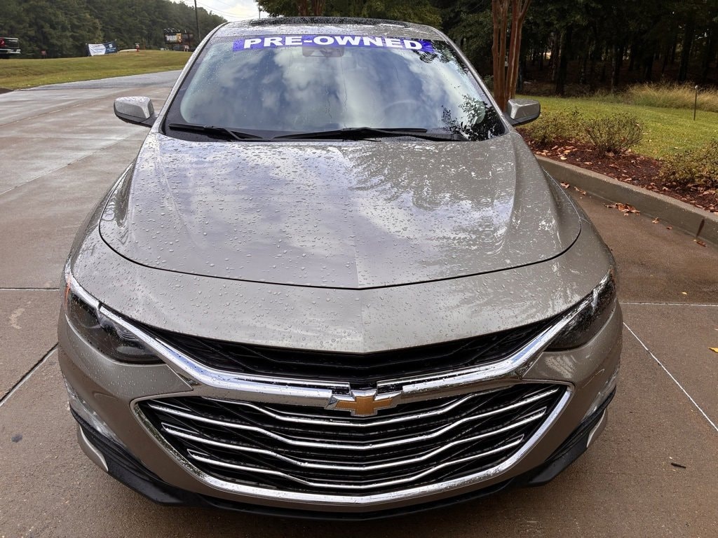 2024 Chevrolet Malibu 1LT photo 2