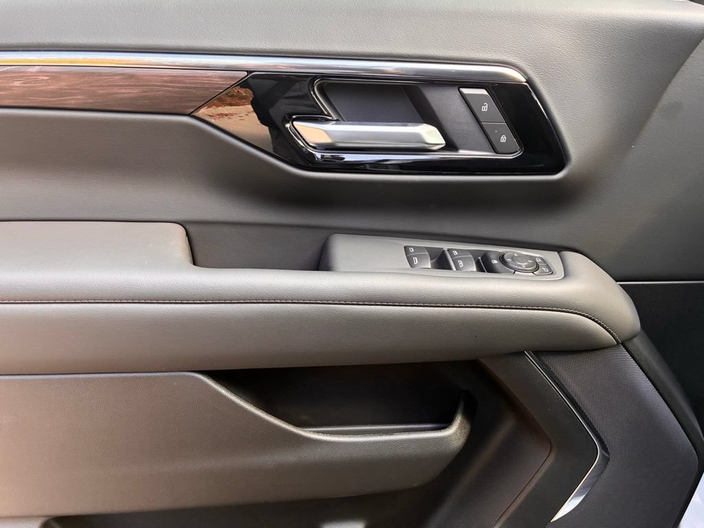 2026 Chevrolet Suburban LS - Photo 20