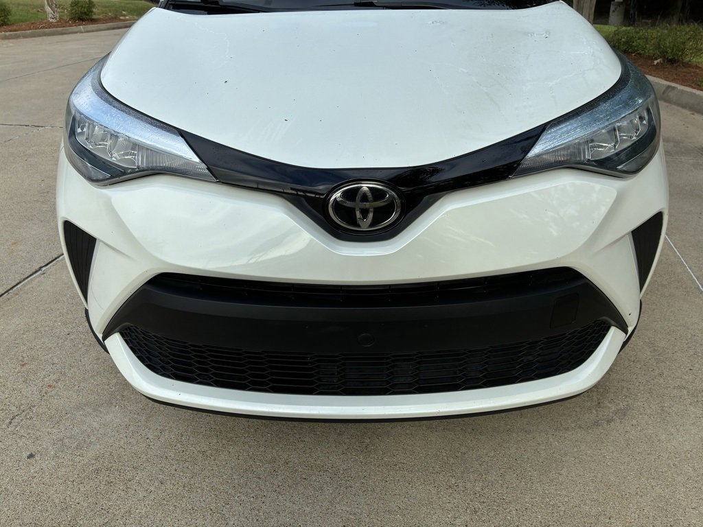 2020 Toyota C-HR LE photo 3