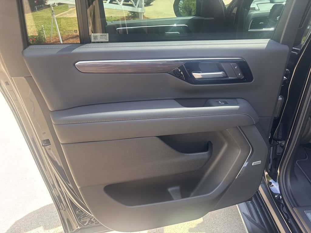 2026 Chevrolet Suburban LT - Photo 41