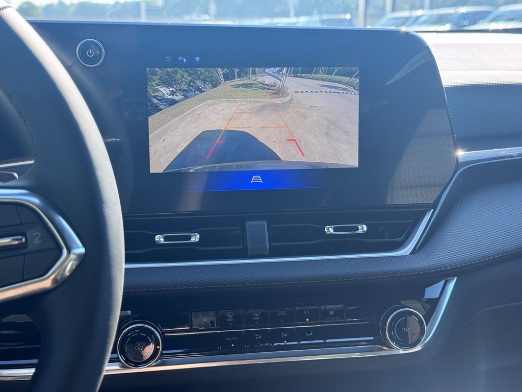 2027 Chevrolet Equinox LT - Photo 21
