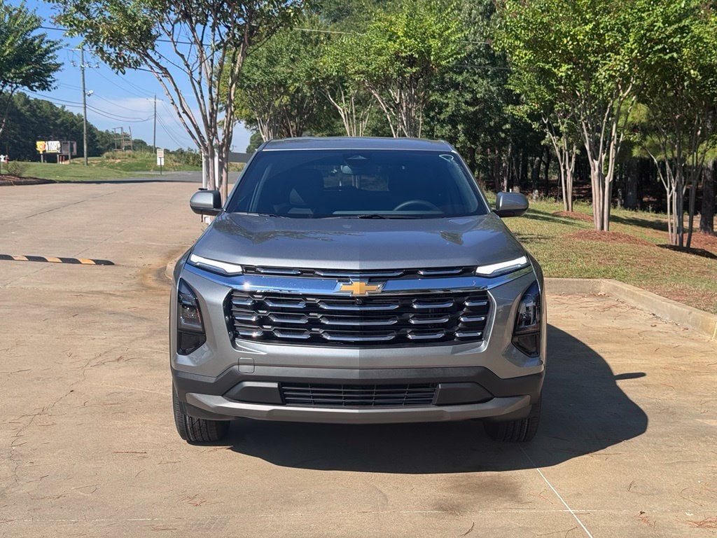 2027 Chevrolet Equinox LT - Photo 8