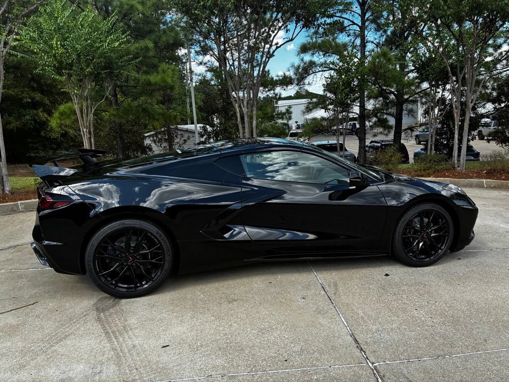 2027 Chevrolet Corvette 1LT - Photo 7