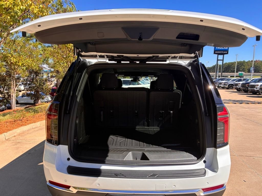 2026 Chevrolet Suburban LS - Photo 9