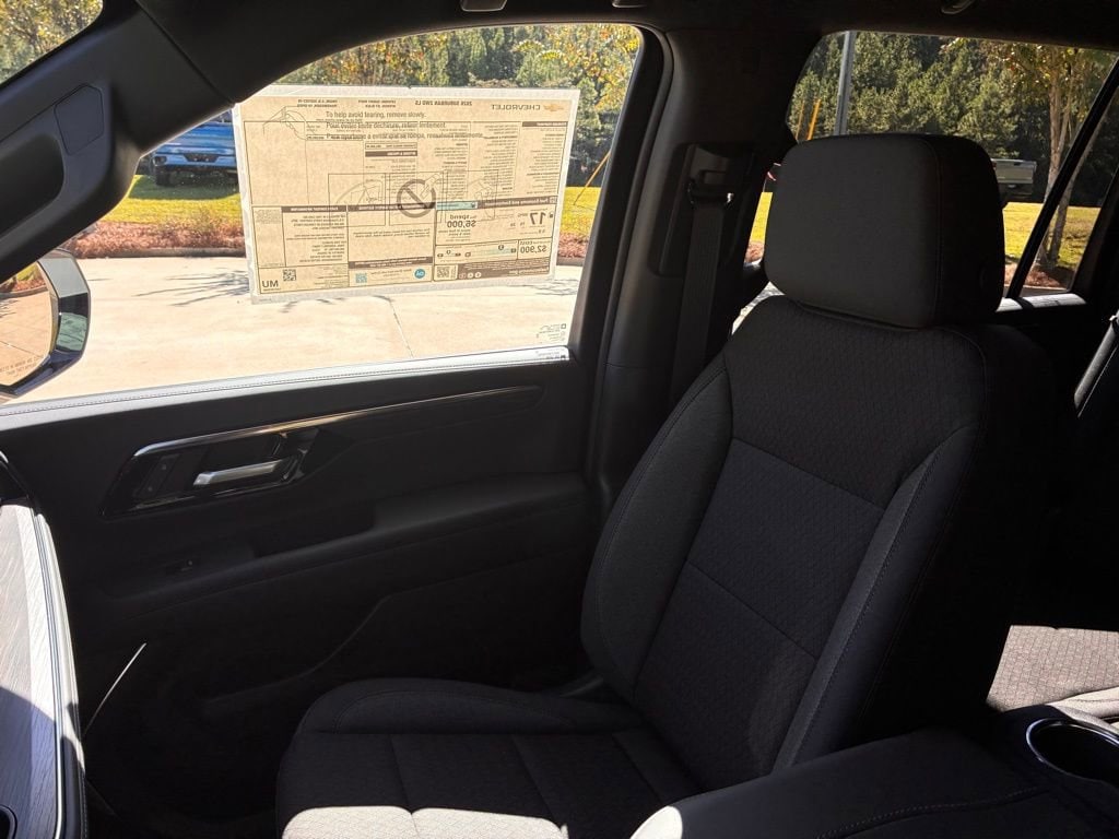 2026 Chevrolet Suburban LS - Photo 34