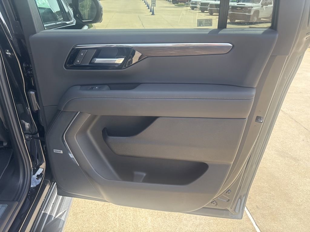 2026 Chevrolet Suburban LT - Photo 49
