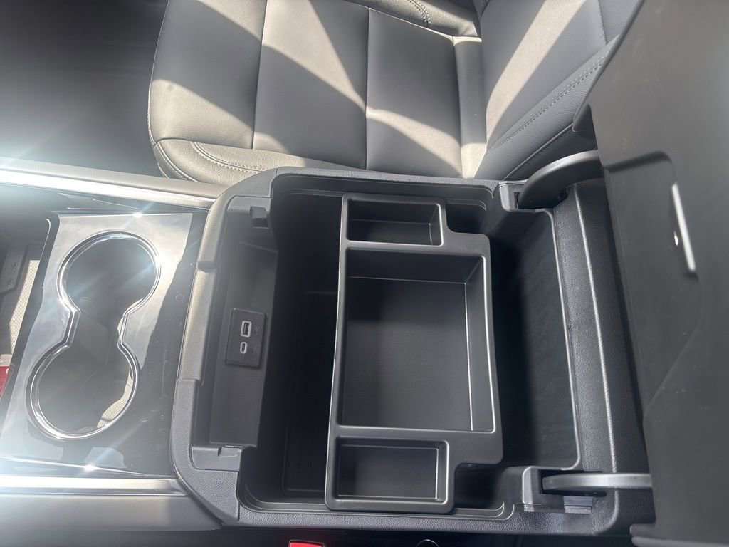 2026 Chevrolet Suburban LT - Photo 40