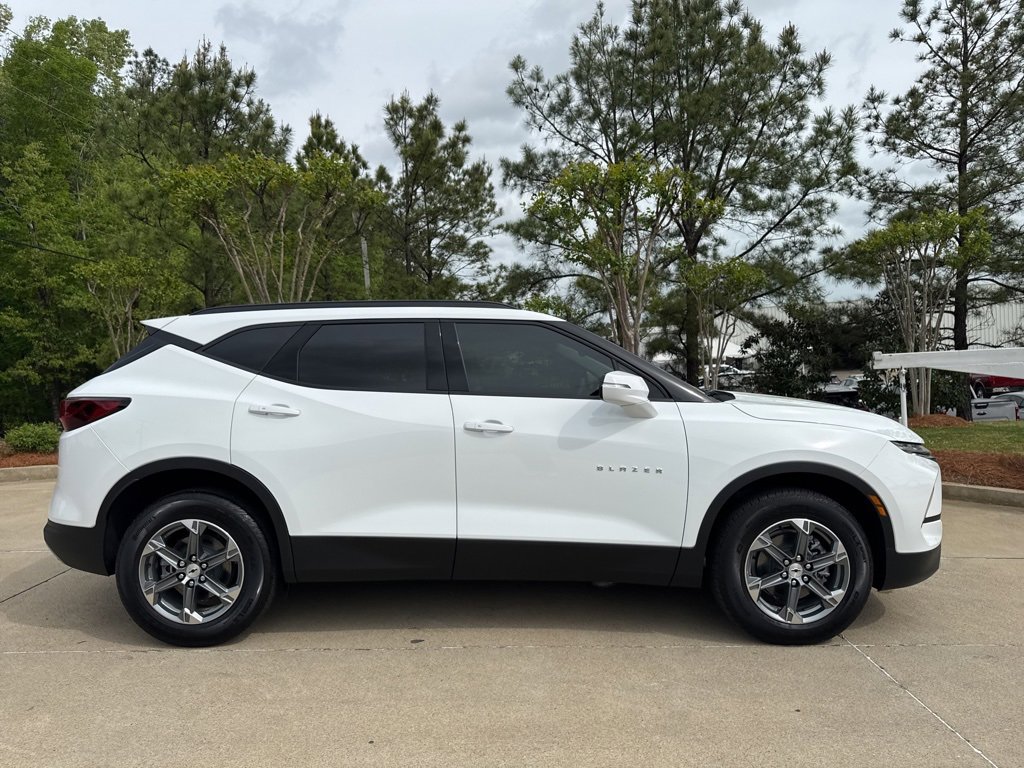 2025 Chevrolet Blazer 3LT photo 2