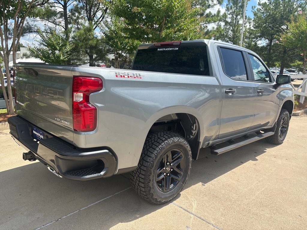 2025 Chevrolet Silverado 1500 Custom Trail Boss photo 2