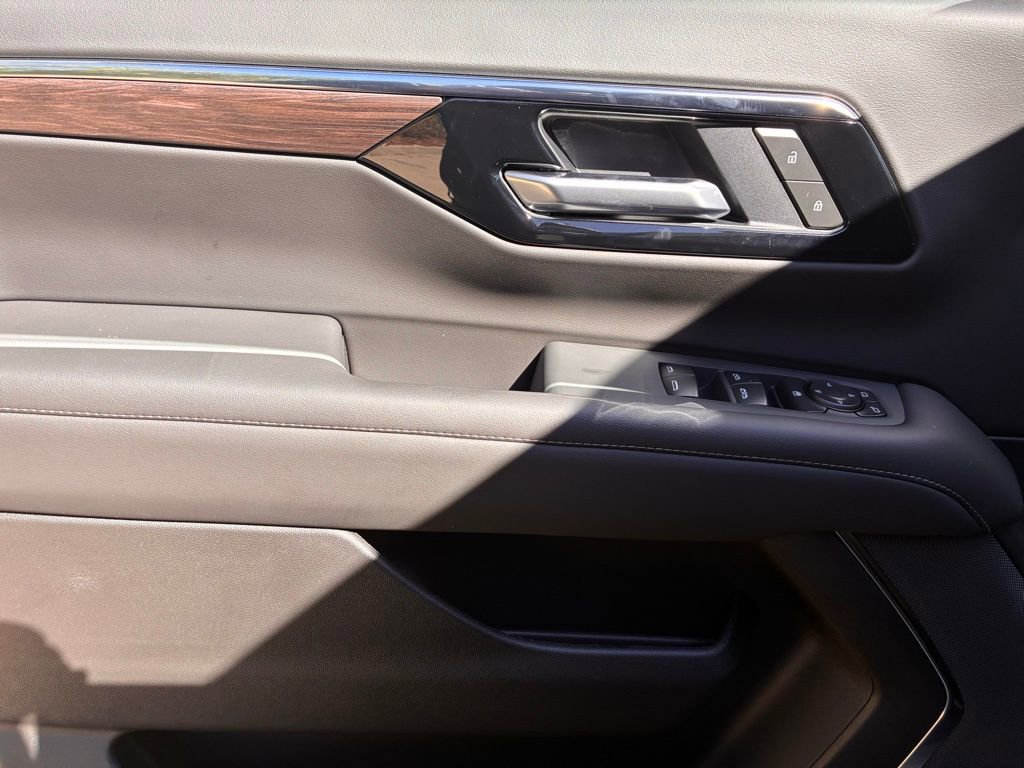 2026 Chevrolet Suburban LS - Photo 25