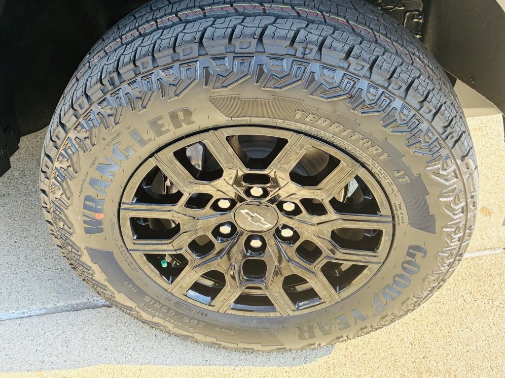 2026 Chevrolet Colorado Trail Boss photo 3