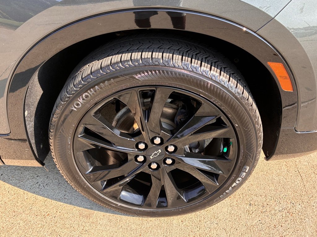 2019 Chevrolet Blazer RS photo 2