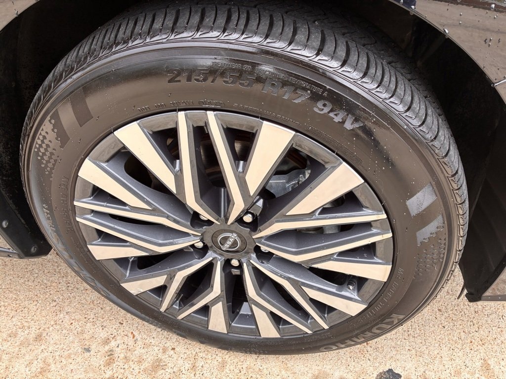 Used 2024 Nissan Altima SV FWD Sedan