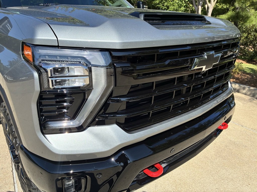 2026 Chevrolet Silverado 2500HD LT photo 4