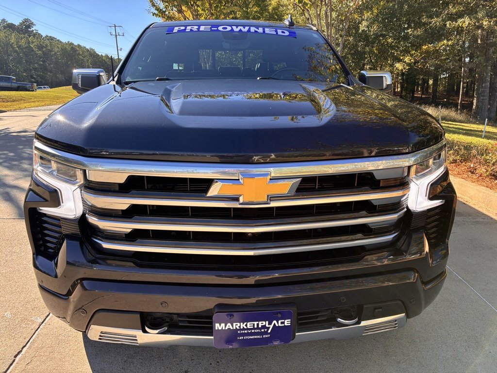 2023 Chevrolet Silverado 1500 High Country photo 2