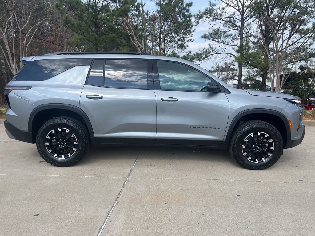 2026 Chevrolet Traverse Z71 photo 2