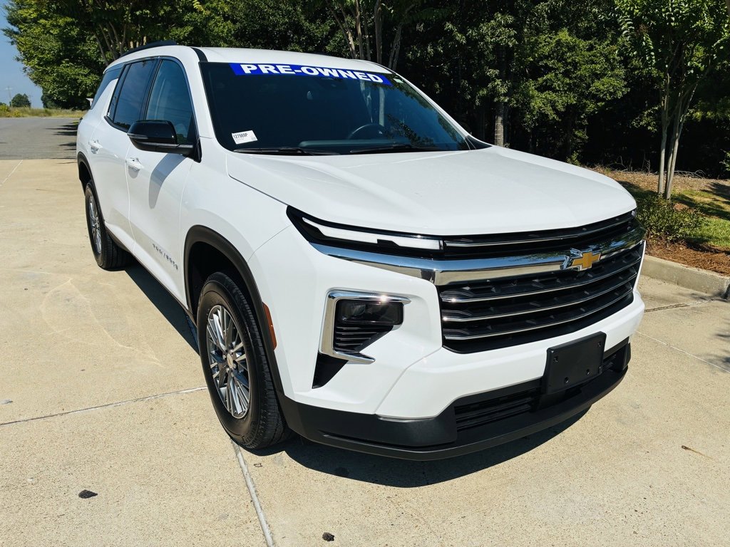 2025 Chevrolet Traverse LT