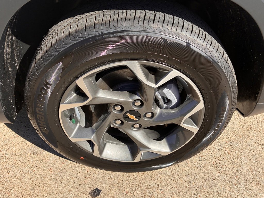 2026 Chevrolet Trax LT photo 2