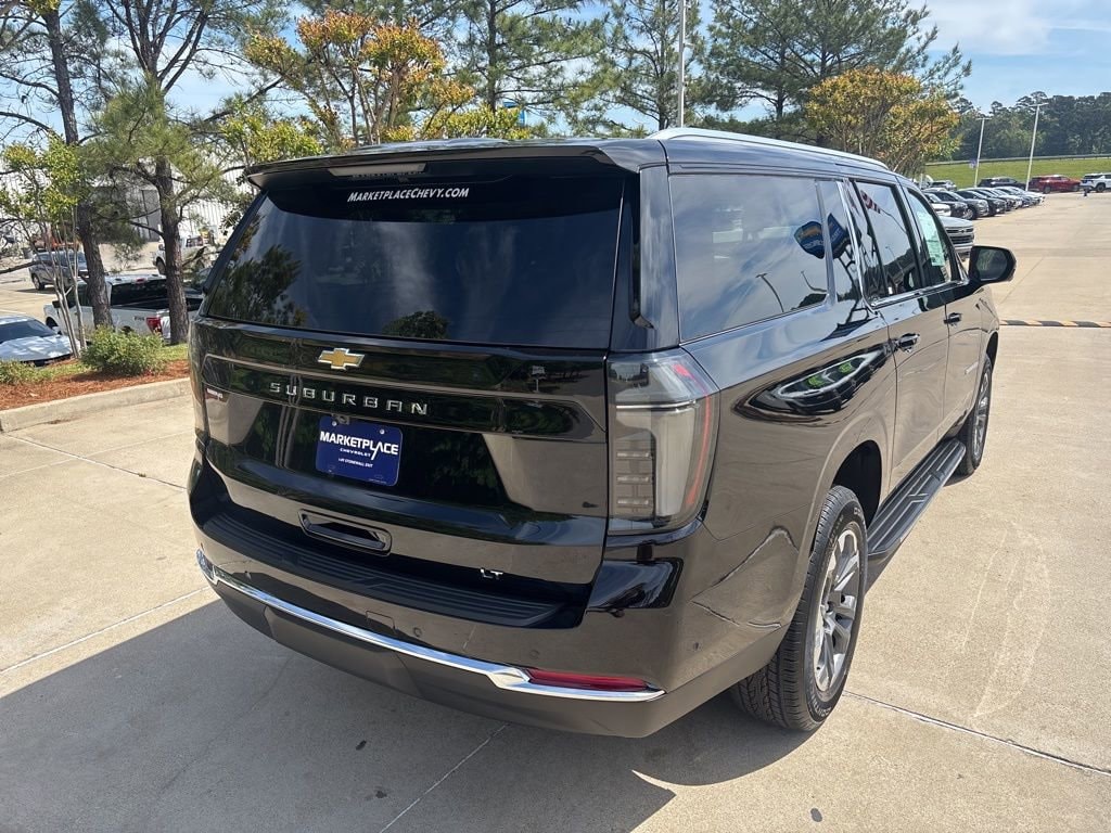 2026 Chevrolet Suburban LT - Photo 11