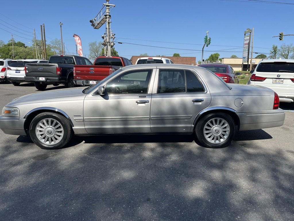 2009 Mercury Grand Marquis LS photo 4