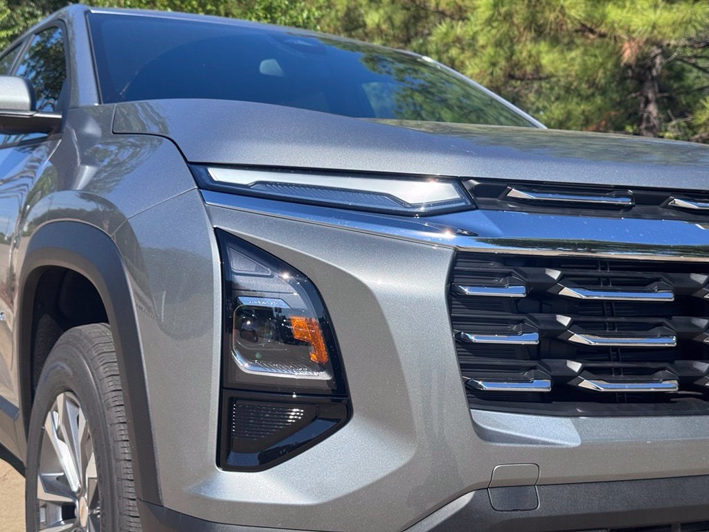 2027 Chevrolet Equinox LT - Photo 9