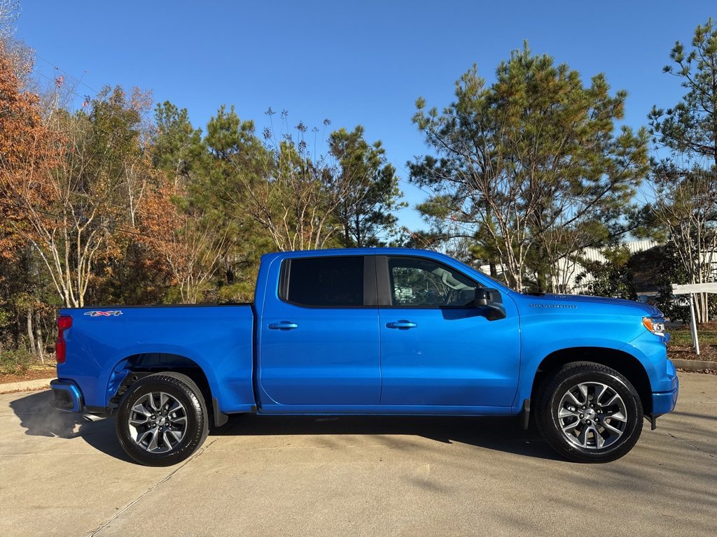 2025 Chevrolet Silverado 1500 RST photo 2