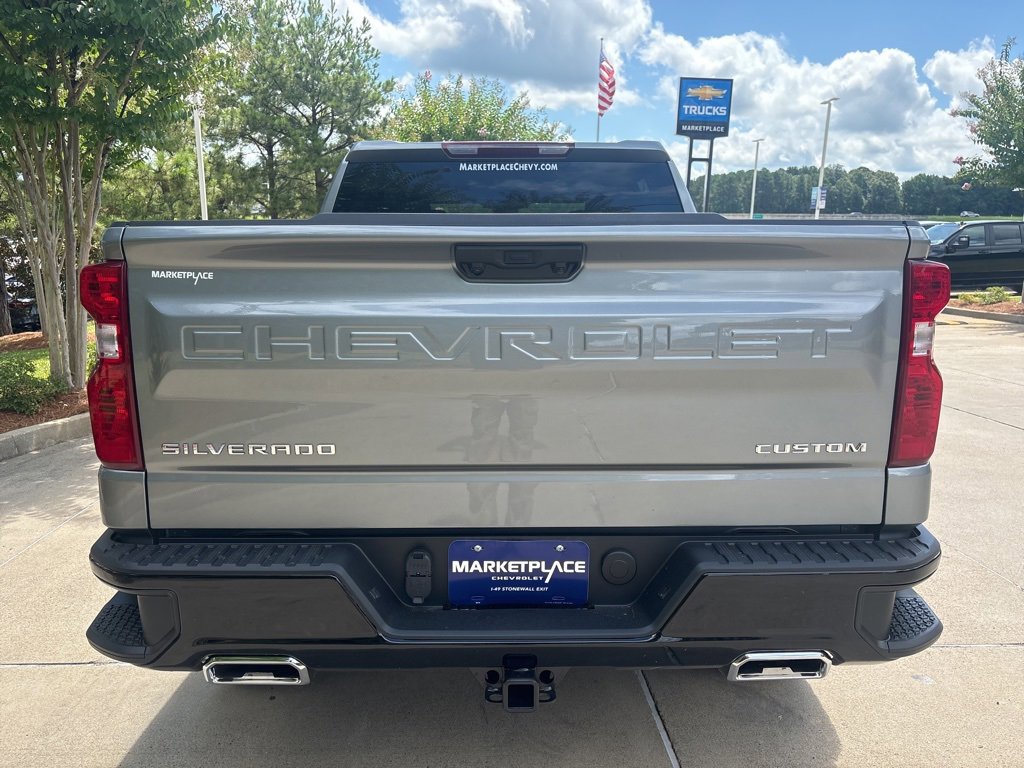 2025 Chevrolet Silverado 1500 Custom Trail Boss photo 3
