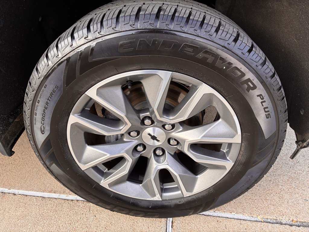 2021 Chevrolet Silverado 1500 RST photo 2